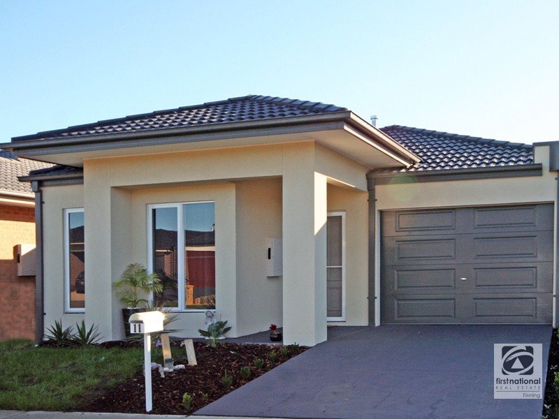 11 Tawleed Grove, Clyde North VIC 3978