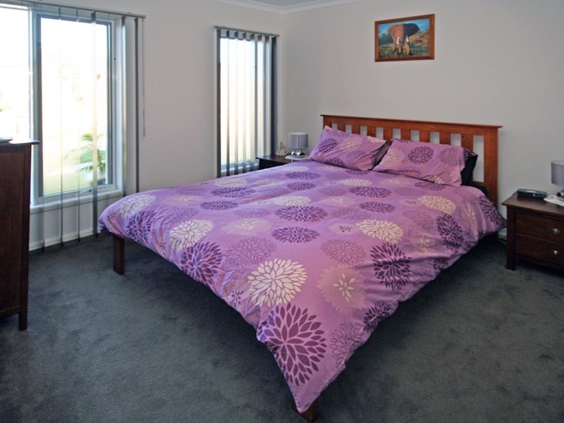 11 Tawleed Grove, Clyde North VIC 3978