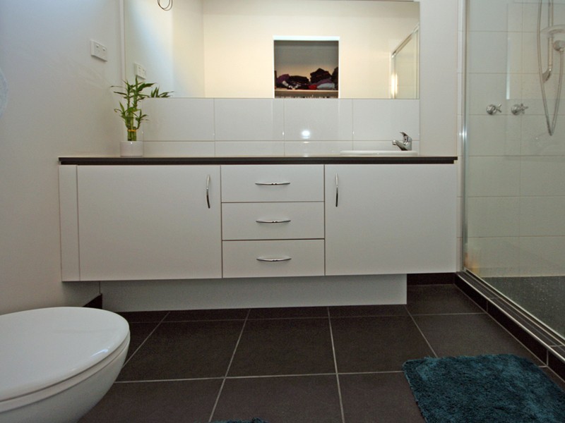 11 Tawleed Grove, Clyde North VIC 3978