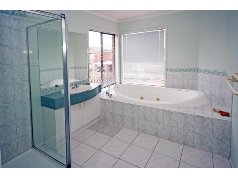 219 Monahans Road, Cranbourne VIC 3977