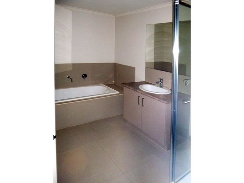 1A Houlder Avenue, Junction Village VIC 3977