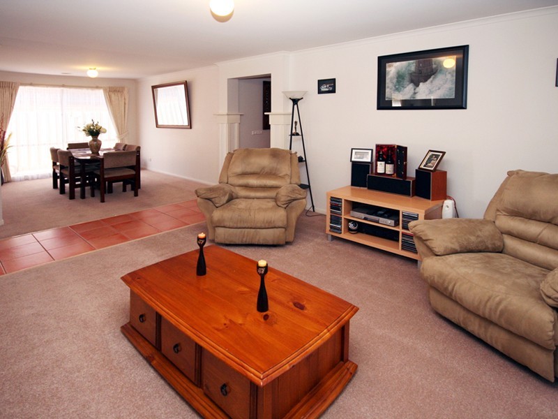 Cranbourne North VIC 3977