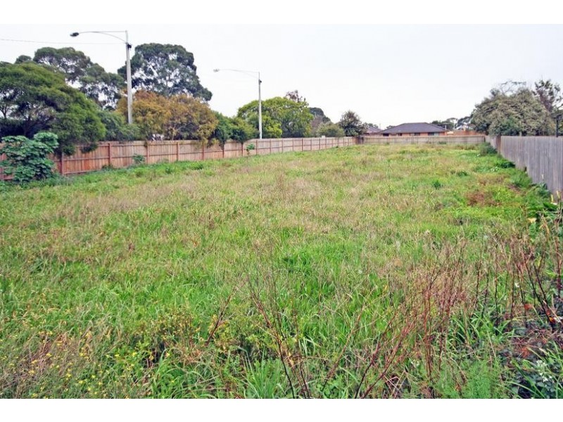 5 Lyall, Cranbourne VIC 3977