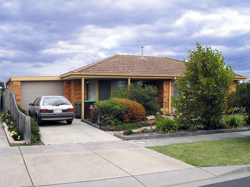 1/21 Phelan Drive, Cranbourne North VIC 3977