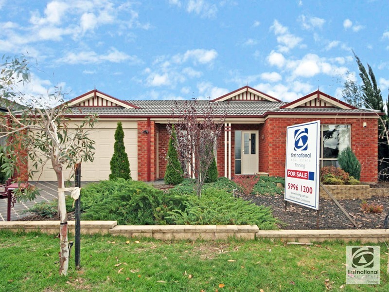 66 Ferndown Drive, Cranbourne VIC 3977