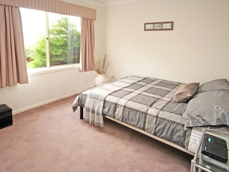 66 Ferndown Drive, Cranbourne VIC 3977