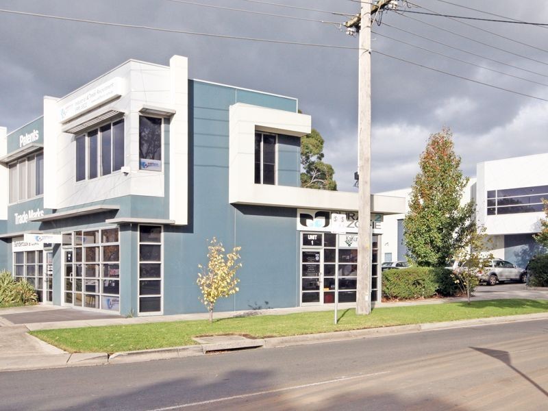 1/180 sladen, Cranbourne VIC 3977