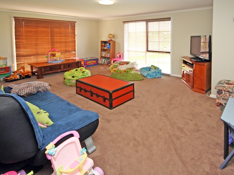 10 Bakewell Street, Tooradin VIC 3980