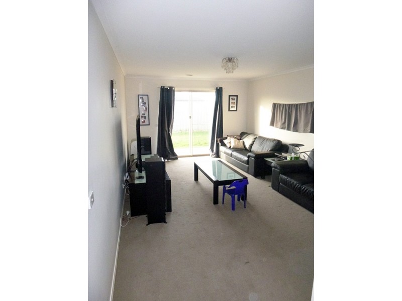 69 Calais Circuit, Cranbourne West VIC 3977