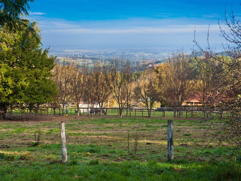 130 Huxtable Rd, Pakenham Upper VIC 3810