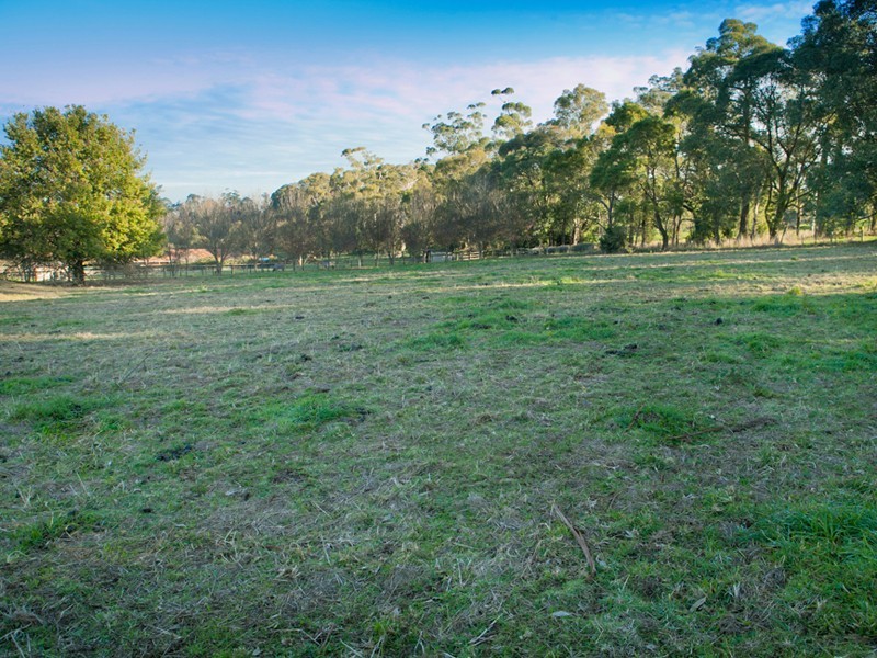 130 Huxtable Rd, Pakenham Upper VIC 3810