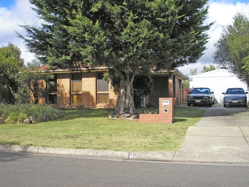 97 Gipps Crescent, Cranbourne VIC 3977