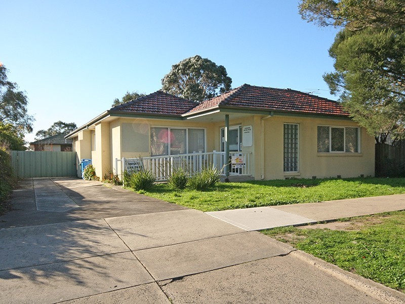 3 Stawell, Cranbourne VIC 3977