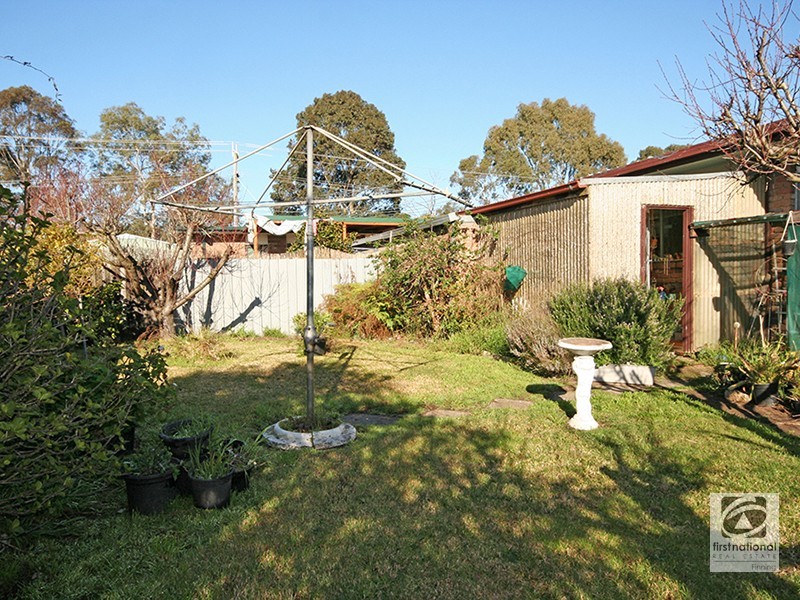 3/2 Gordon, Cranbourne VIC 3977