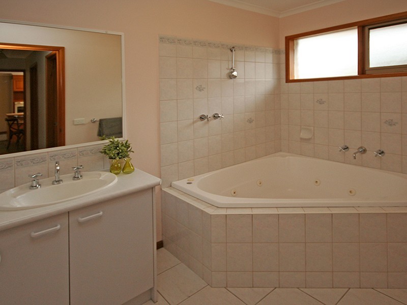 Cranbourne North VIC 3977