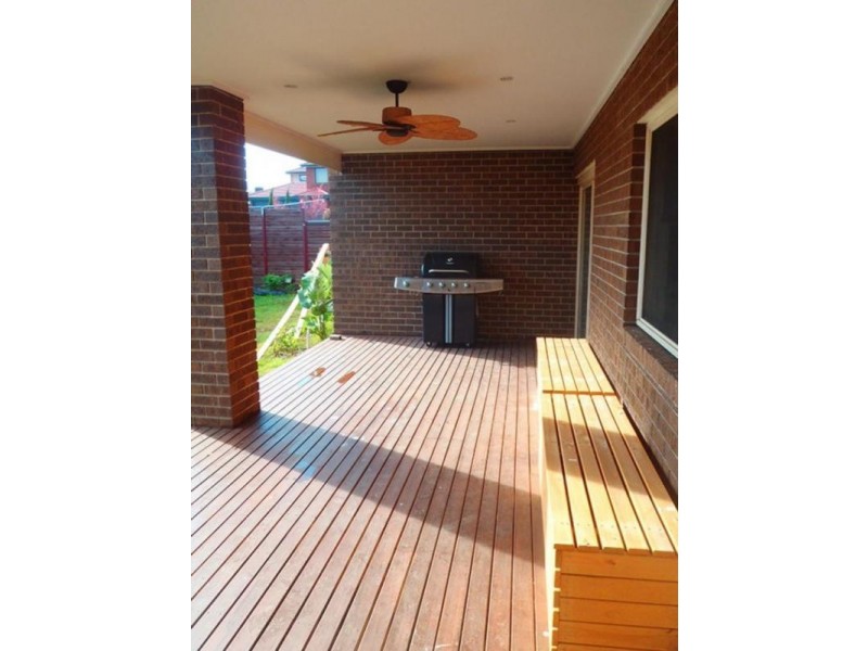 5 Golden Wattle Court, Cranbourne VIC 3977