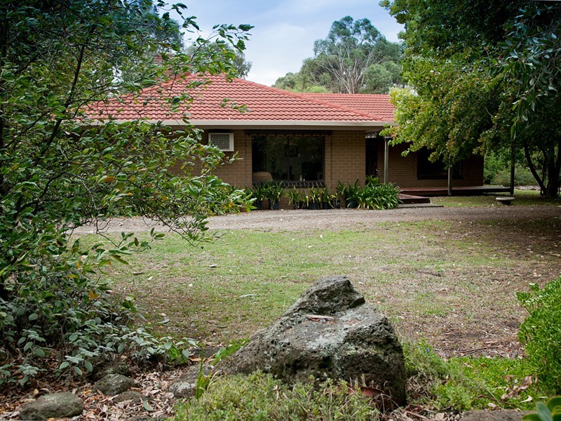 18 Mayfield Road, Cranbourne East VIC 3977