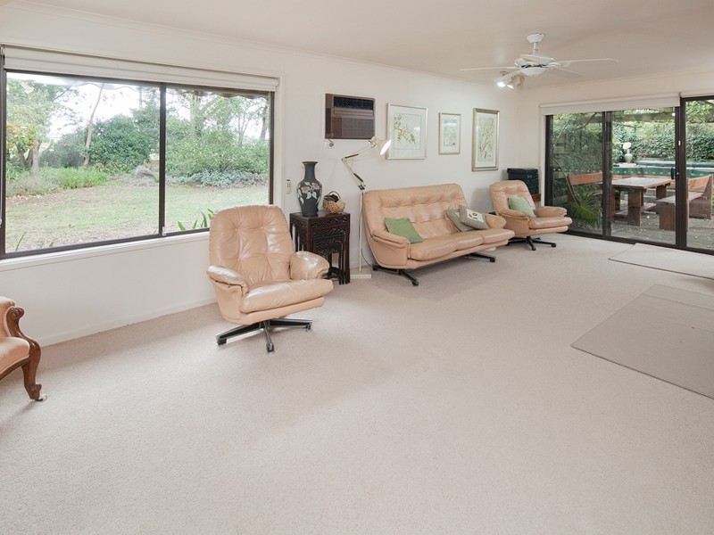 18 Mayfield Road, Cranbourne East VIC 3977