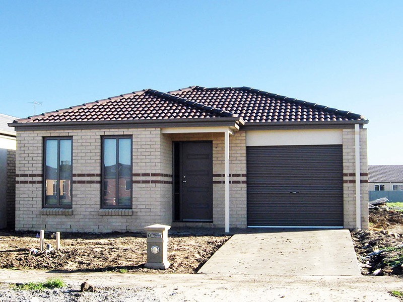 12 Beagle Street, Cranbourne East VIC 3977