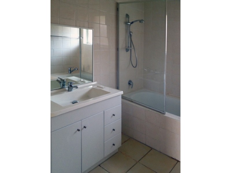 24 Fairbairn Road, Cranbourne VIC 3977