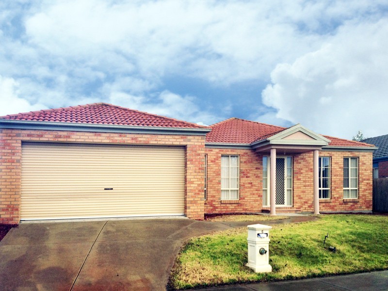 5 Fairhaven Boulevard, Cranbourne West VIC 3977