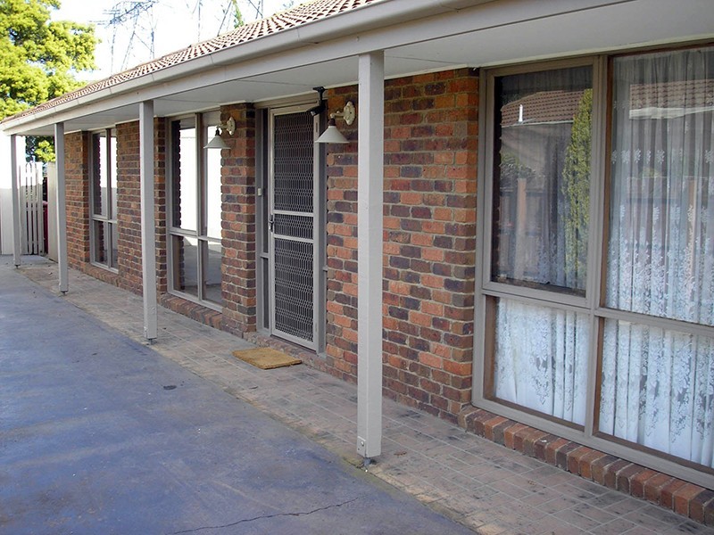 32 Strafford Avenue, Cranbourne North VIC 3977