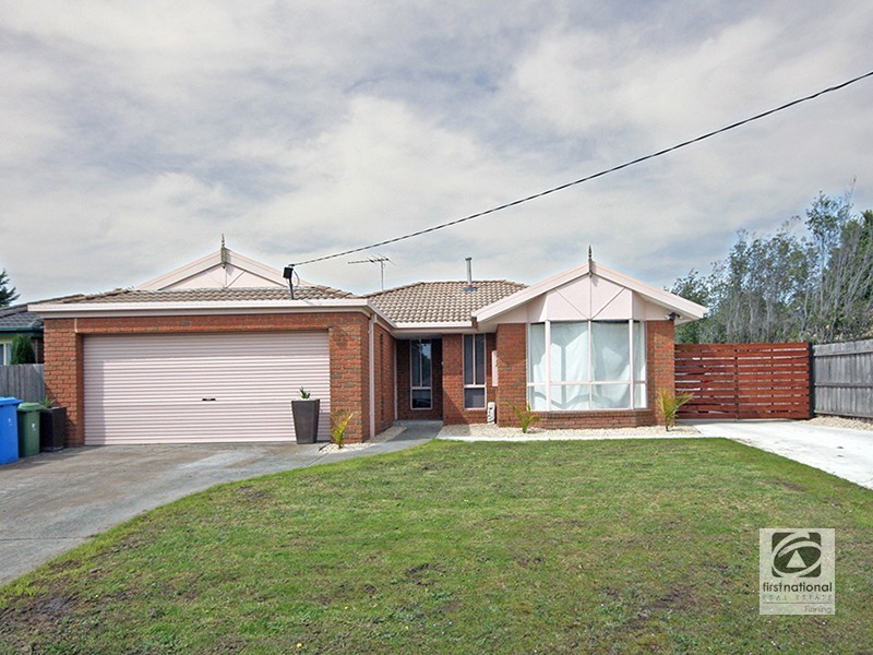 6 Maureen Close, Cranbourne West VIC 3977