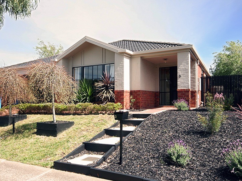 3 Willowbank Place, Cranbourne East VIC 3977