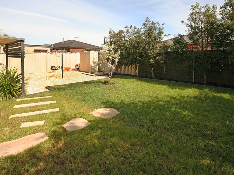3 Willowbank Place, Cranbourne East VIC 3977
