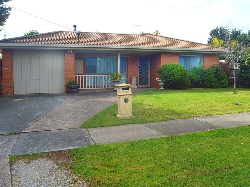 24 Joyce Street, Cranbourne West VIC 3977