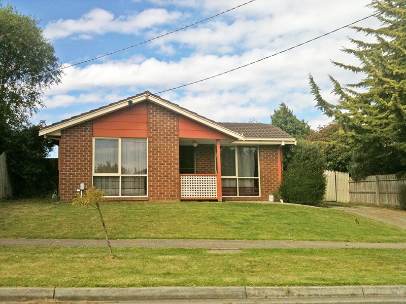 6 Bates Street, Cranbourne VIC 3977