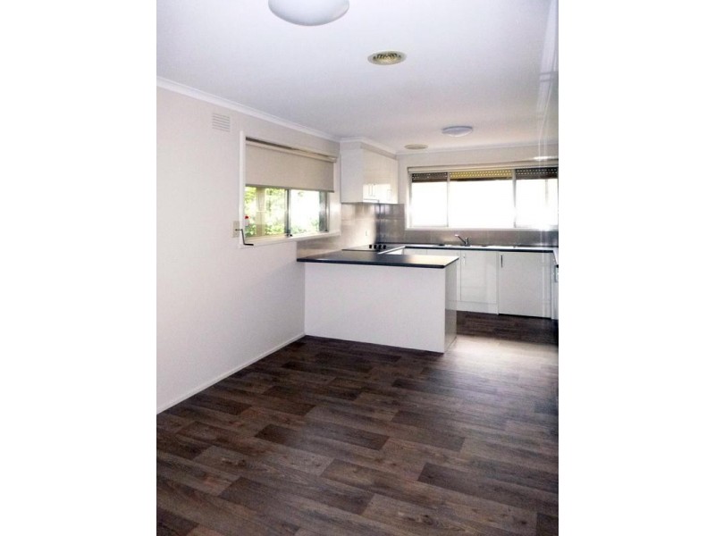 16 McLaren Avenue, Cranbourne VIC 3977