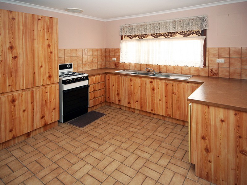 2/26 Bakewell Street, Cranbourne VIC 3977