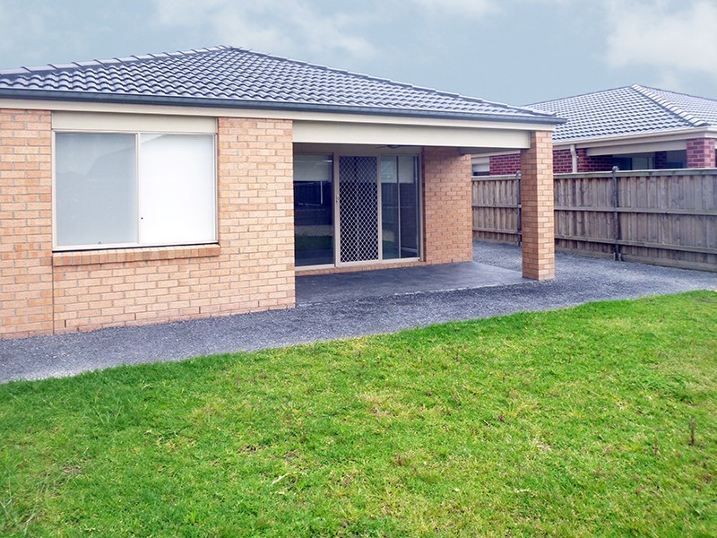 126 William Thwaites Boulevard, Cranbourne North VIC 3977