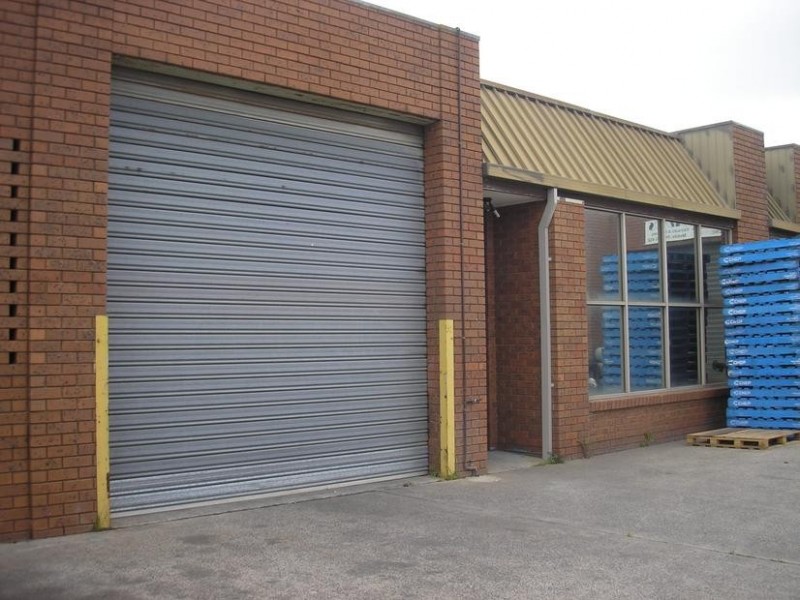 2/30 Station Street, Cranbourne VIC 3977