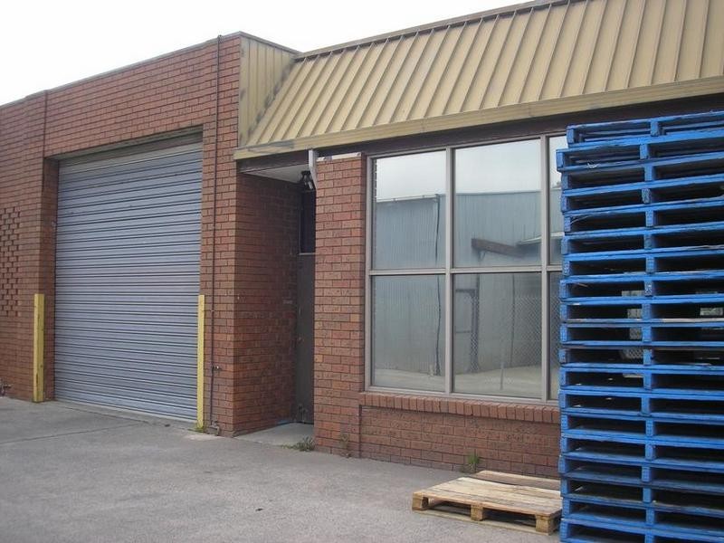 2/30 Station Street, Cranbourne VIC 3977