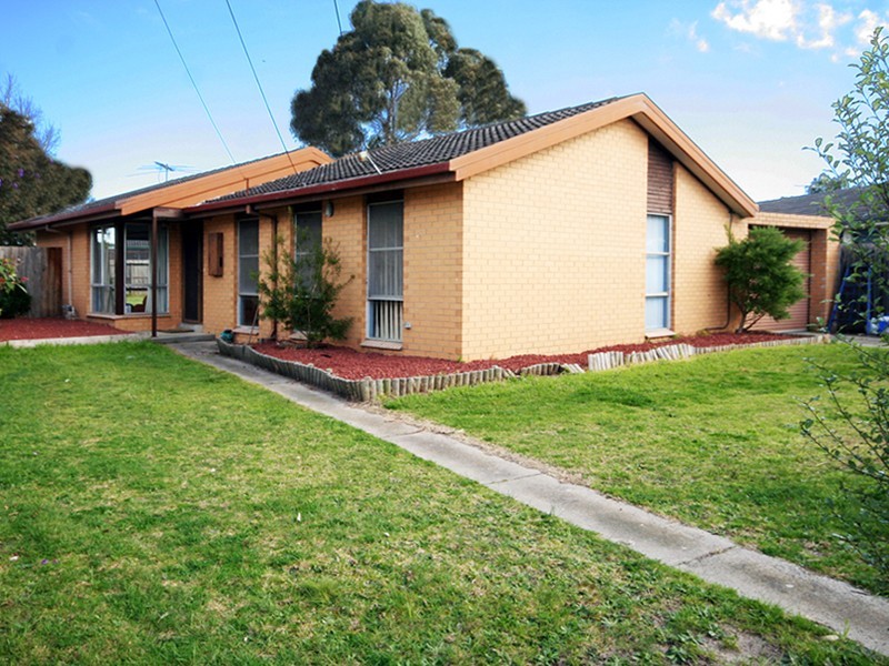 34 Valepark Crescent, Cranbourne VIC 3977