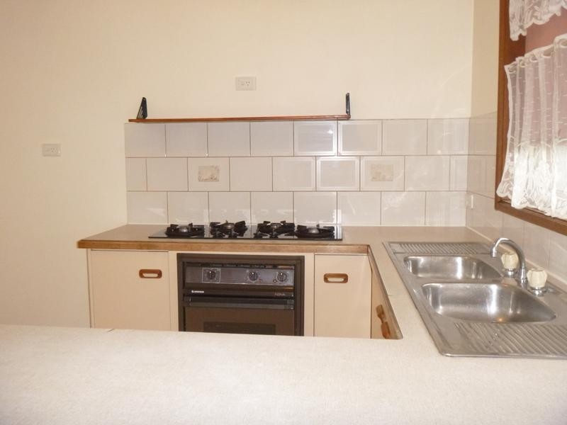 28 Brentwood Drive, Cranbourne North VIC 3977