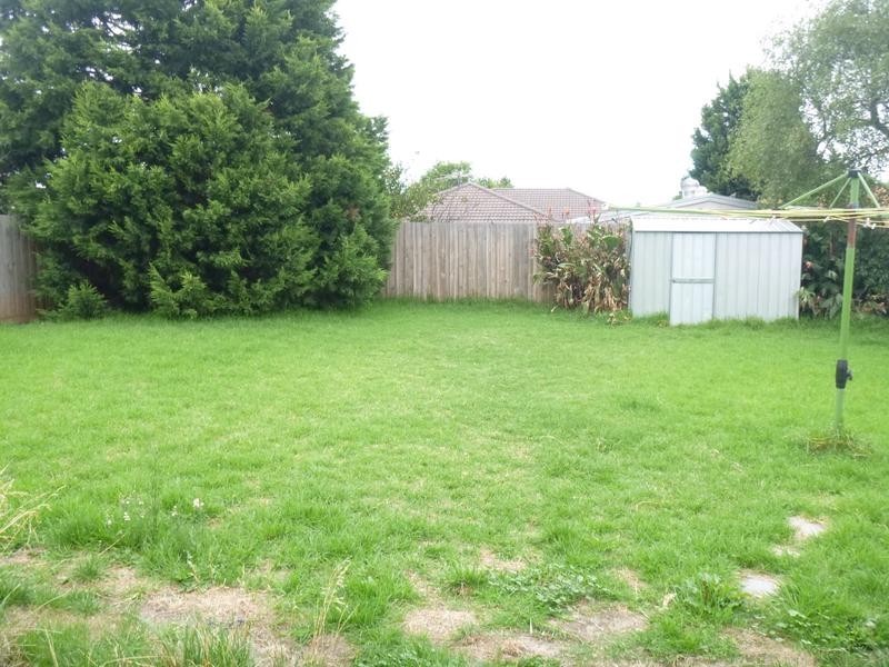 28 Brentwood Drive, Cranbourne North VIC 3977