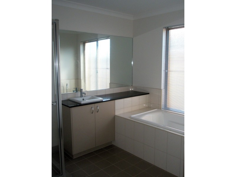 15 Thunderbolt Drive, Cranbourne East VIC 3977