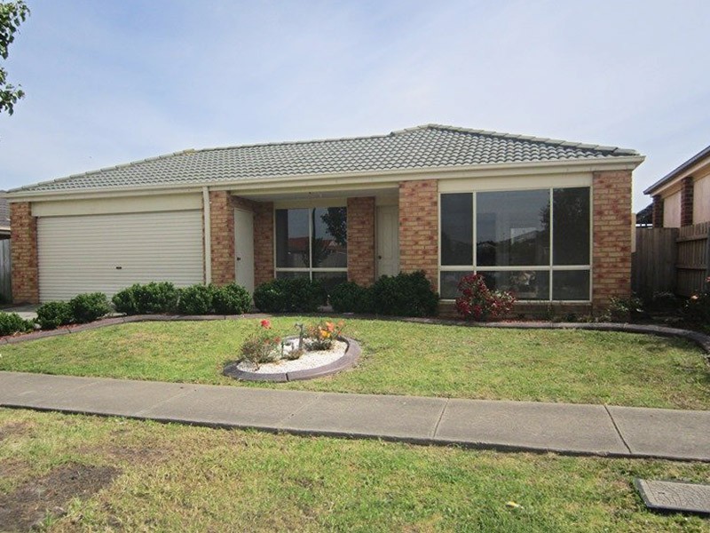 10 Miralie Way, Cranbourne West VIC 3977