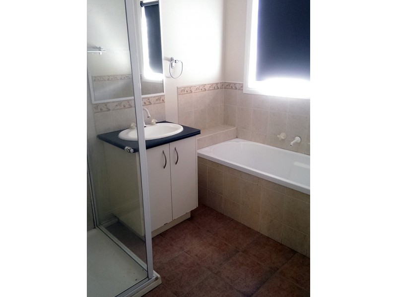 10 Miralie Way, Cranbourne West VIC 3977