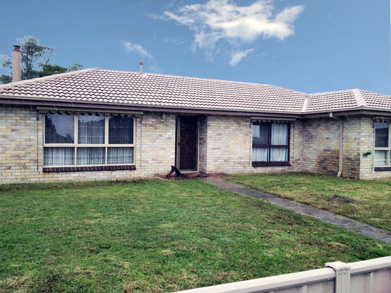 15 McLaren Avenue, Cranbourne VIC 3977