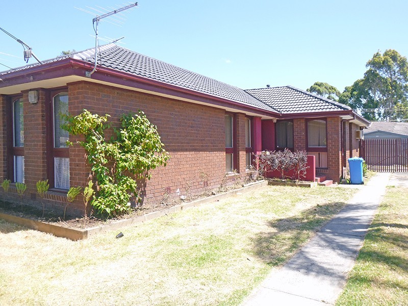 3 Delmont Court, Cranbourne VIC 3977