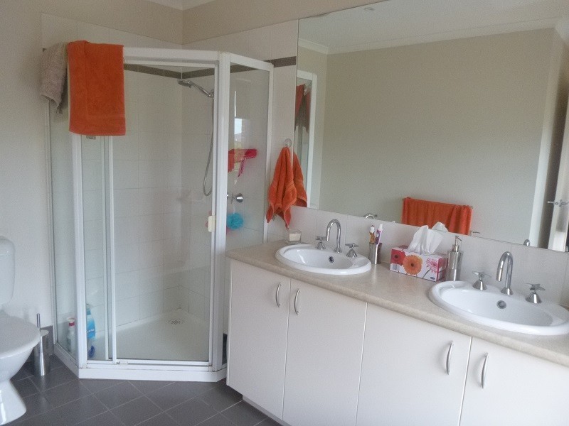 32 Kirren Close, Cranbourne VIC 3977