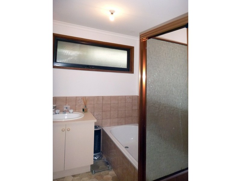 97 Lesdon Avenue, Cranbourne VIC 3977