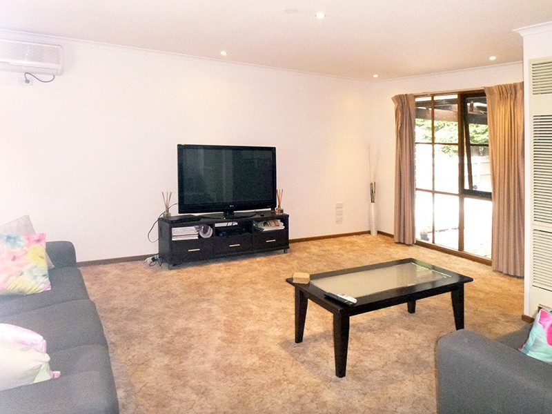 97 Lesdon Avenue, Cranbourne VIC 3977