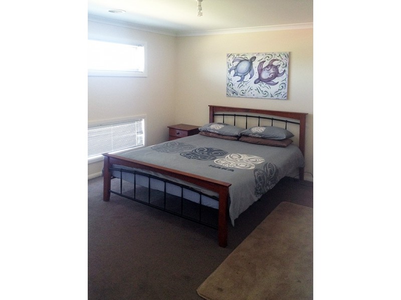 41 Broad Oak Drive, Cranbourne East VIC 3977