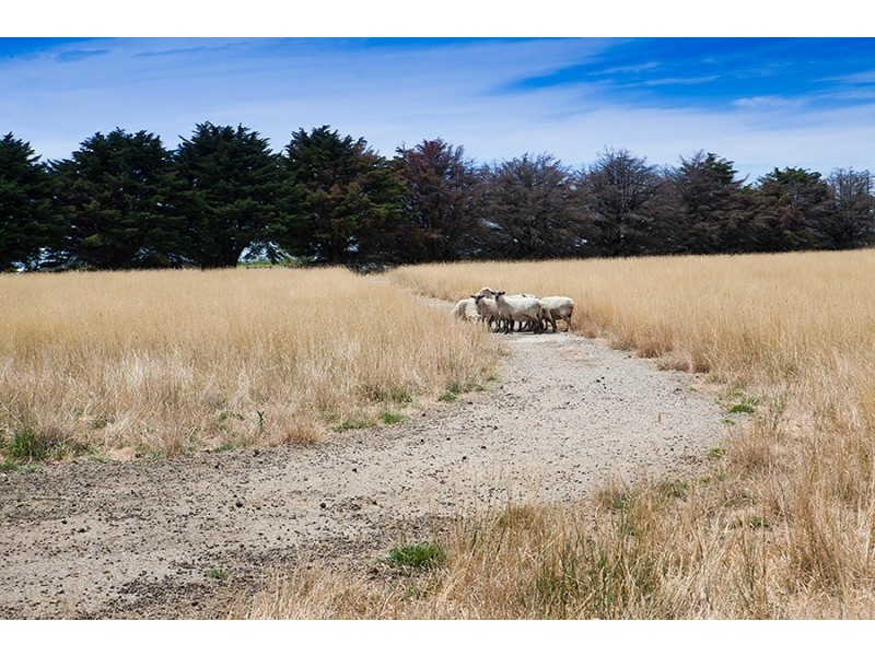 Caldermeade VIC 3984