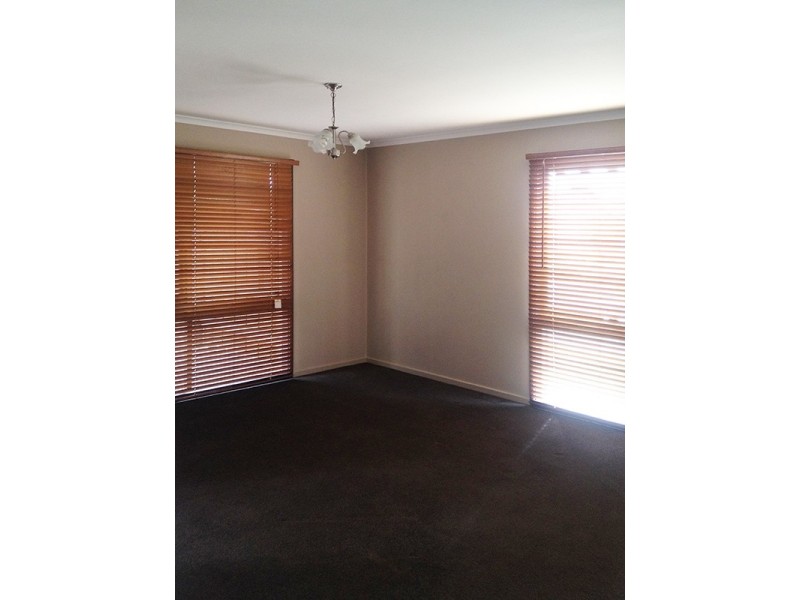 29 Lansell Boulevard, Cranbourne North VIC 3977